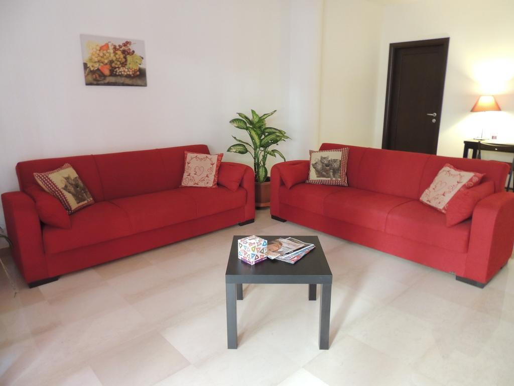 Domus Taranto Hotel Bagian luar foto