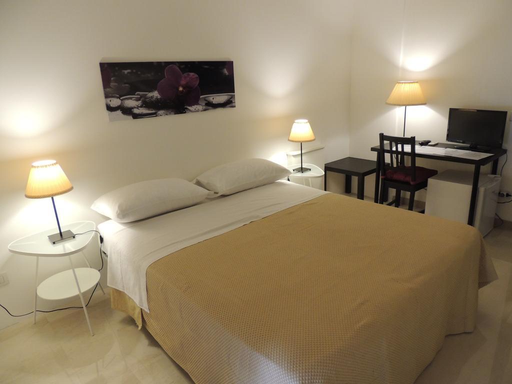 Domus Taranto Hotel Ruang foto