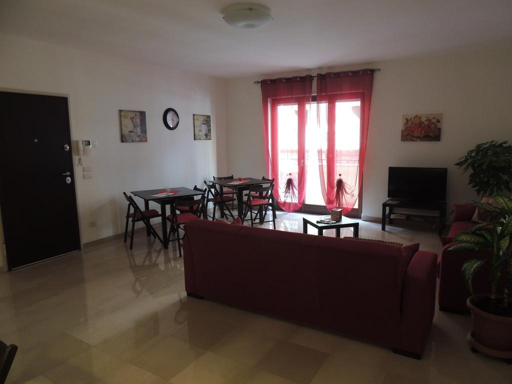 Domus Taranto Hotel Bagian luar foto