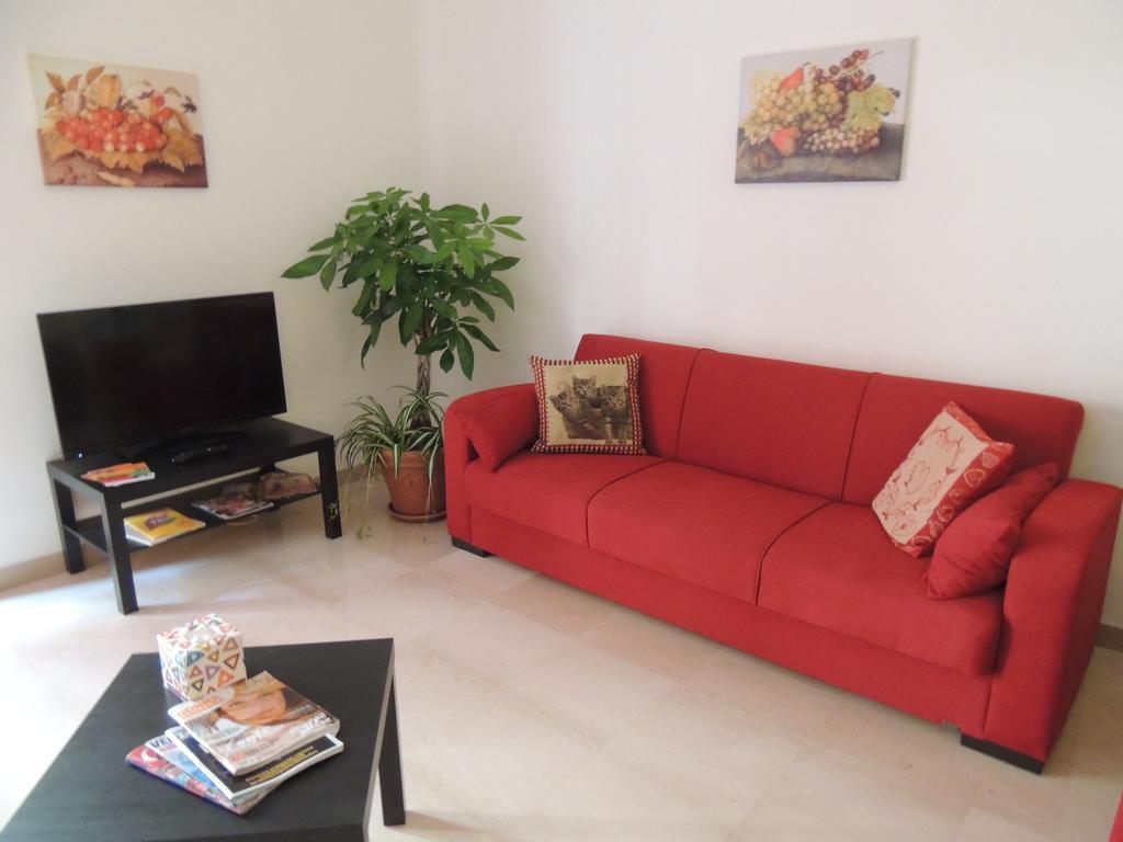 Domus Taranto Hotel Bagian luar foto