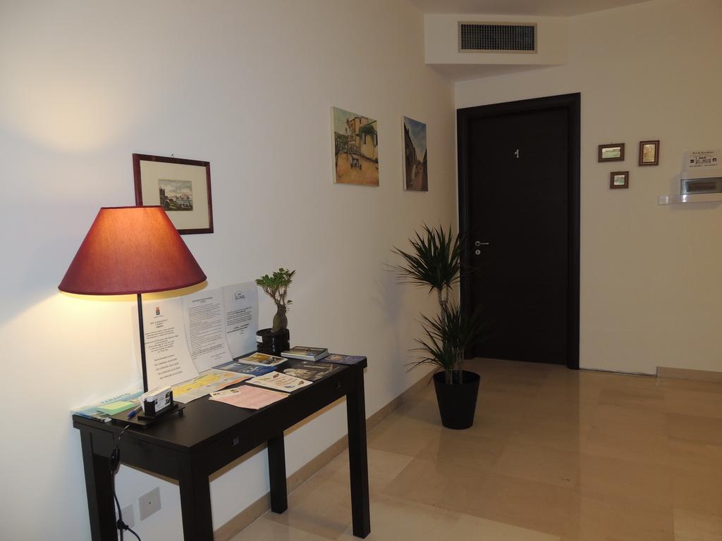 Domus Taranto Hotel Bagian luar foto