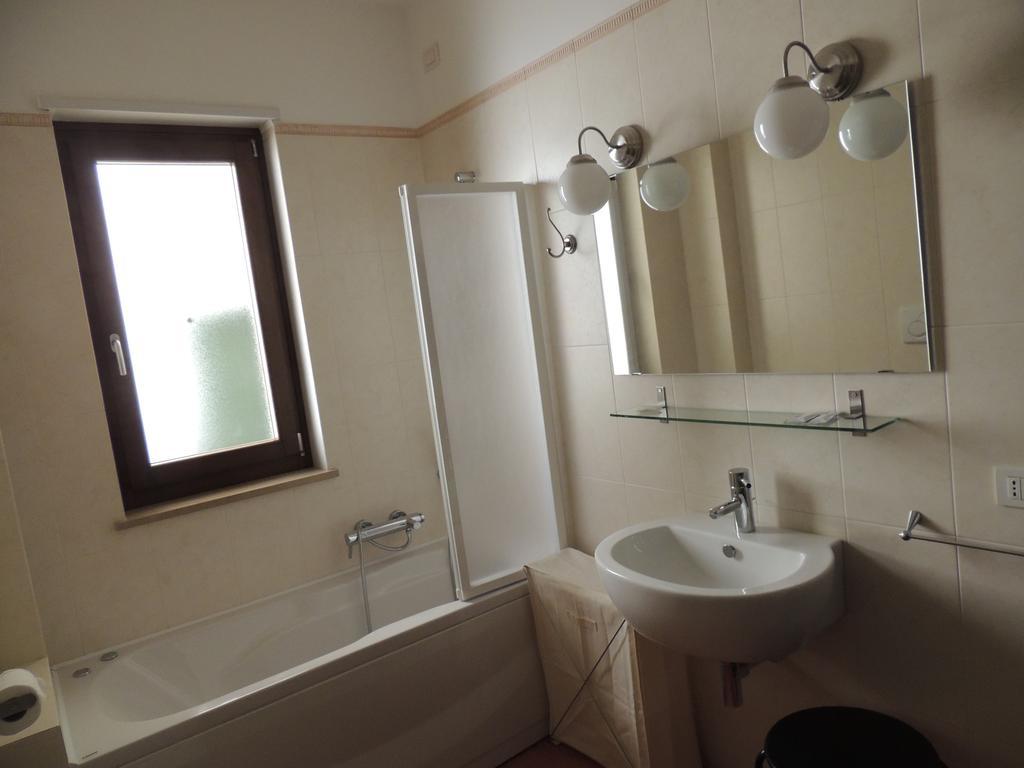 Domus Taranto Hotel Ruang foto